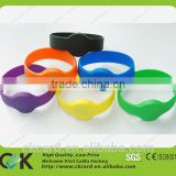 Wholesale hot sale waterproof RFID smart wristband with custom logo