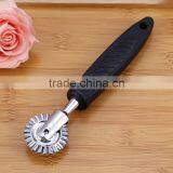 New Design Best Quality Stainless Steel PP Handle Kitchen Factory Price Pizza Cutter thumbnail-4
