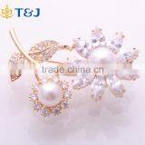 Fashion Elegant Women Flower Brooch Gold Plated Crystal Brooch Mother's Day Gift / thumbnail-1