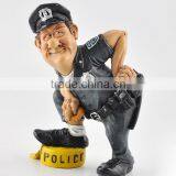Cheap Promotinal Small Resin Police Figurines Wholesale thumbnail-1