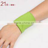 Korean Milk Silk Summer Outdoor Sports Unisex Wristlet thumbnail-1