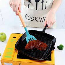 Non Stick Spatula Set Contains 12 Pieces of Bucket Creative Food Grade Hengshao Tools, Wooden Handle Silicone Kitchenware thumbnail-3