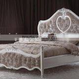Royal Classical bedroom furniture fabric diamond bed / Classic wood carving antique bedroom furniture set YB06