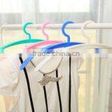 Plastic Halfmoon Curved Non-slip Coat Hanger,Hanging Hook thumbnail-3