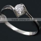 Espectacular anillo de compromiso PLATINO 950 y diamante talla princesa