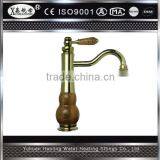 2014 China Brass Wholesale Ceramic Deck Mounted Single Beautiful Kitchen Faucet