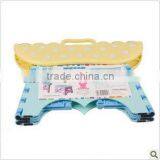 Hexing Plastic Peanut-shaped Foldable Stool