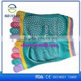 Amazon Supplier Non Slip Full Toe Women Cotton Pilates Strong Grip Non Slid Yoga Socks thumbnail-4