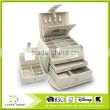 Big Size Sleek Leather Jewelry Box thumbnail-3