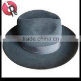 A Wide-brimmed Hat for Man thumbnail-3