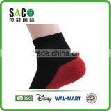 Normal Red Foot Black Body Low Cuff Ankle Sports Socks thumbnail-3