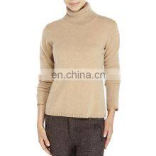 Женские вязаные свитеры с воротником-трусиком однотонные, стройного кроя с рибкой thumbnail-1