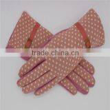 China Skillful Manufacturer Bright Color Gloves thumbnail-1