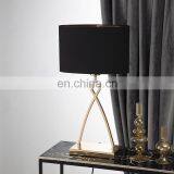 Принимаем OEM-заказы на индивидуальную разработку уличных художественных украшений. Черный лампаш, теплый металл, современный настольный светильник