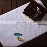 100% Cotton Piece Dyed Grid Jacquard Hotel Bath Mat thumbnail-2