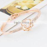 2016 Stylish Good Quality High-end Elegant Jewelry Hollow Out Flower Bracelet for Women thumbnail-3