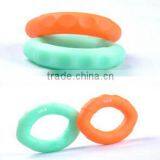 Yiwu Wholesale Professional High Quality Grip Strength Recovery Olive Shape Eco-friendly Silicone Massage Hand Grip Ring thumbnail-2