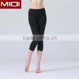 Wholesale Fitness Apparel Womens Capri Leggings in Plain Color thumbnail-5