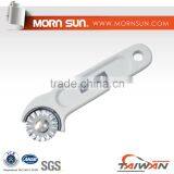 28mm Plastic Bent Handle Rotary Cutter - Knives Wholesale thumbnail-1