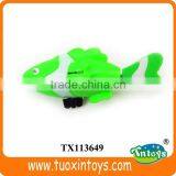 Wind up Plastic Realistic Jumping Frog Toy thumbnail-3