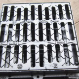 Чугунная квадратная решётка для канализационного люка thumbnail-1