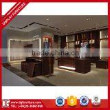 Morden Style Menswear Shop Interior Design With Metal Clothes Rack thumbnail-4