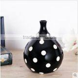Factory Cheap Black and White Ceramic Small Modern Vase for Home Decor thumbnail-4