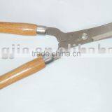 22" Wavy Wooden Hedge Trimmer thumbnail-1