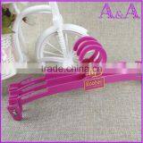 Customized Logo Clothes Hanger Gold Large Plastic Hanger thumbnail-2