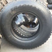 Hot Sale Steel Truck 825 900 1000 1100 1200R20 Price thumbnail-2