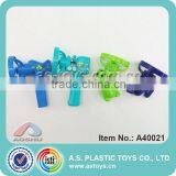 4 Colors Hand of Plastic Wind up Mini Toy Fan thumbnail-1