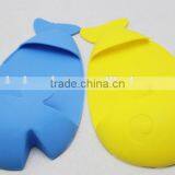 New Design FDA Approved Oven Glove, Fish Shape Silicone Heat Insulation Gloves thumbnail-1