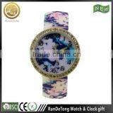 Dress Fashion Gold Plated Silk Printing Plastic Watch for Ladies thumbnail-1