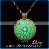 European Hot Sale Beautiful Glow in the Dark Necklace Heart Pendants thumbnail-6