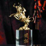 Custom Design High Quality Metal Dragon Trophy With Crystal thumbnail-5
