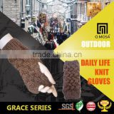 OM2938 O.MOSA Wholesale OEM Acrylic Alpaca Polyester Cross Cable Knit Convertible Gloves