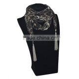 2016 New Design Tasseled Metal Pendant Scarf Sc150054