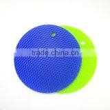 FDA Food Grade Hot Sale Heat Resistant Anti Circle Slip Cellular Silicon Mat thumbnail-3