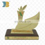 custom top quality golden bird shaped award metal trophy