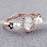 Girls Fashion Alloy Metal Bangle Center Luxury Big Nature Stone Side Black Painted Small Flower Pearl Bangle Bracelets Jewelry thumbnail-4