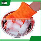 Kitchen Non-stick Cartoon Pig Silicone Bbq Baking Grill Heat Resistant Oven Finger Glove Gloves thumbnail-5