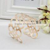 Dubai Fashion Jewelry 2015 Heart Hollow Bangle With Factory Direct Sale thumbnail-4