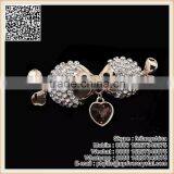 New Arrival Fine White Diamond Brooch Small Flower Crystal Brooch thumbnail-2