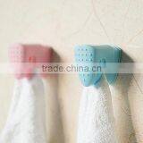 Cheap Wall-mount Plastic Kitchen Towel Holder Clip Towel Rack Wholesale thumbnail-1