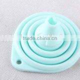Hanging Cooking Tool Folding Circular Silicone Funnel thumbnail-4