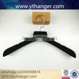 CY-626 Grey Suit Velvet Hanger on Shoulder Flocking Velvet Hanger for Wholesale Clothes thumbnail-6