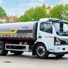 Dongfeng 5000L Small Water Tank Truck Sprinkling Truck thumbnail-1