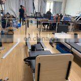 Тренировка мышц с высококачественным складным пилатес-реформером из алюминия. Алюминиевый пилатес-реформер с башней thumbnail-5