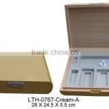 Super Quality Lacquer Finish Wooden Gift Box thumbnail-1