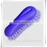 8 Shaped Horse Dandy Brush With Soft Grip thumbnail-1